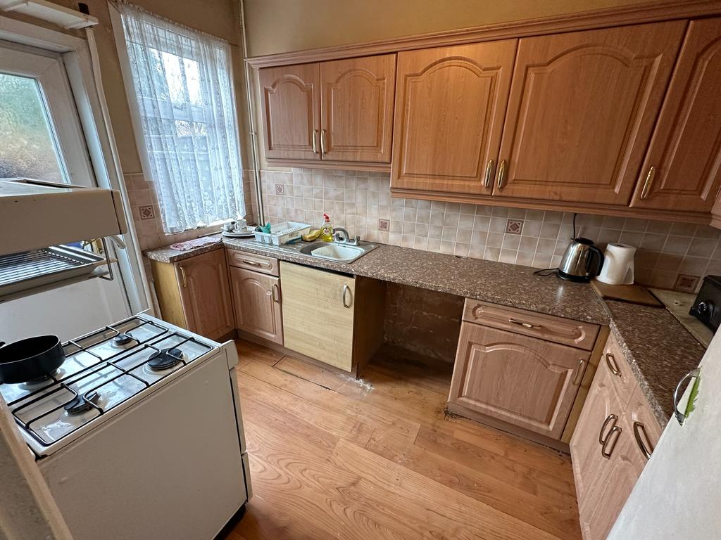Derby Road, BurtononTrent, DE14 2 bed terraced house £127,500