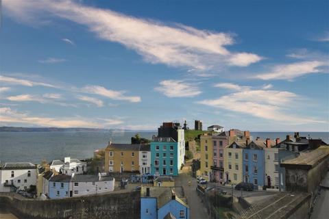 2 bedroom penthouse for sale - 6 Sparta House, Crackwell St, Tenby