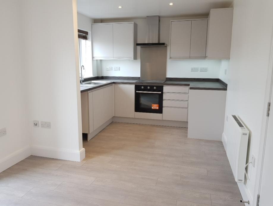 Maidenbower Avenue, Dunstable, LU6 2 bed flat £950 pcm (£219 pw)