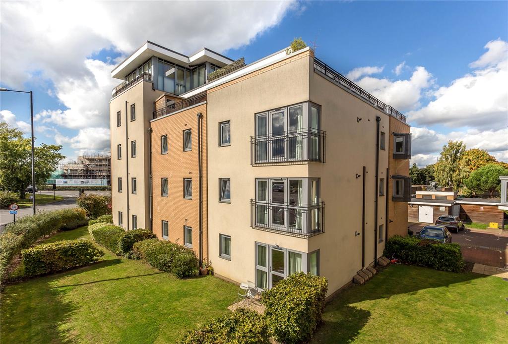 Pavilions, Clarence Road, Windsor, Berkshire, SL4 2 bed apartment £
