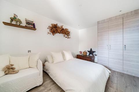 1 bedroom flat for sale - Canning Crescent, Wood Green