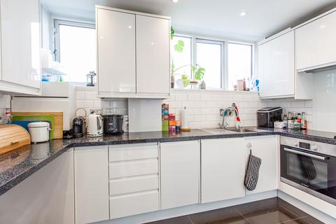 3 bedroom flat to rent, Harford Street, Stepney Green, E1