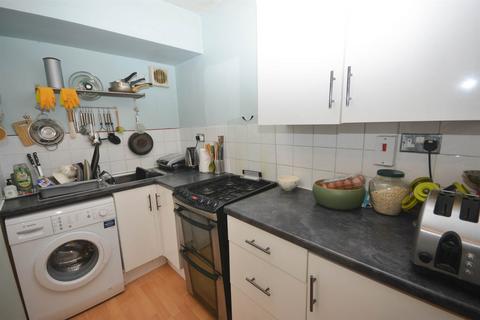 2 bedroom flat for sale, Otto Terrace, Thornhill