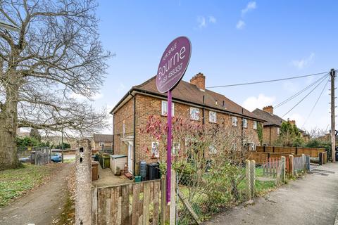 41 Roundhill Way, Guildford, GU2 8HP