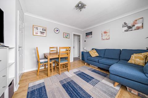 41 Roundhill Way, Guildford, GU2 8HP