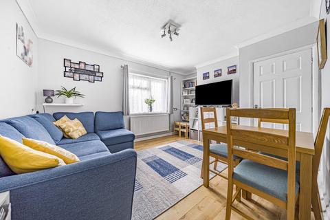 41 Roundhill Way, Guildford, GU2 8HP