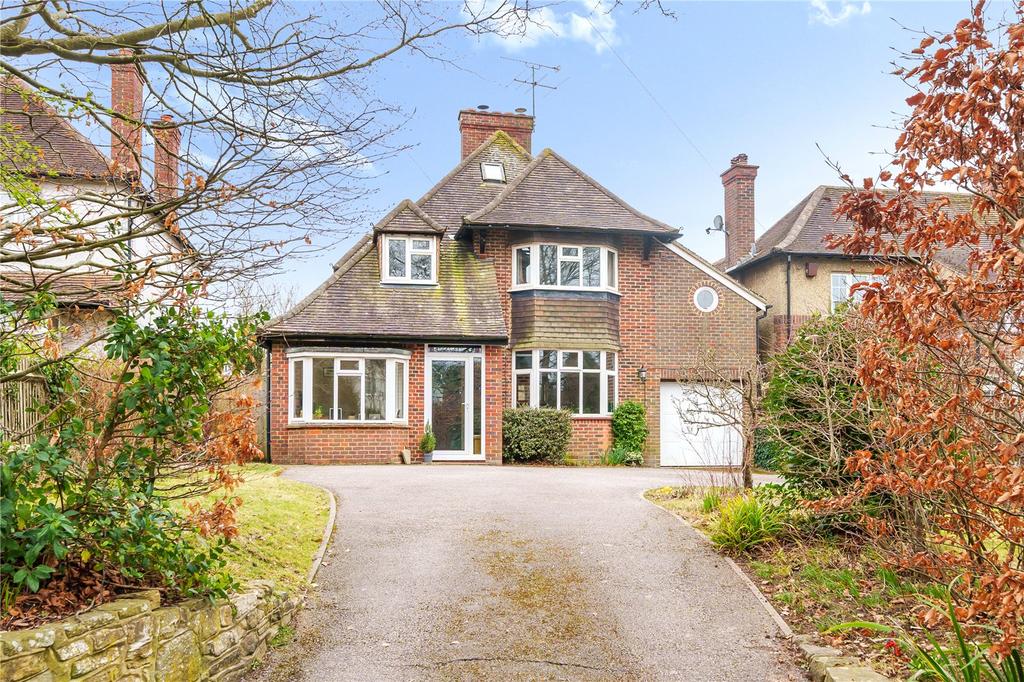 Crondall Lane, Farnham, Surrey, GU9 5 bed detached house - £1,300,000