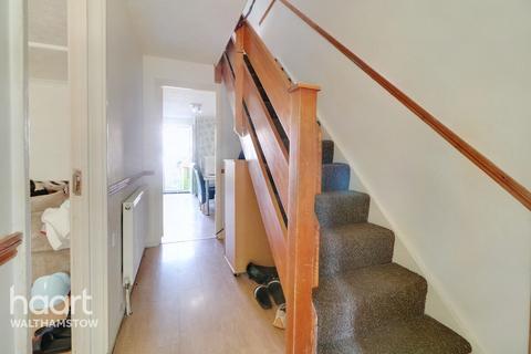 14 Gordon Close, London, E17 8PF