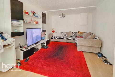 14 Gordon Close, London, E17 8PF