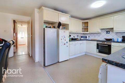 14 Gordon Close, London, E17 8PF