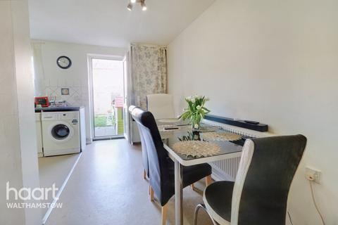 14 Gordon Close, London, E17 8PF