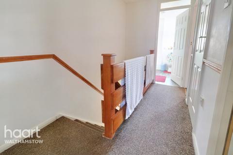 14 Gordon Close, London, E17 8PF