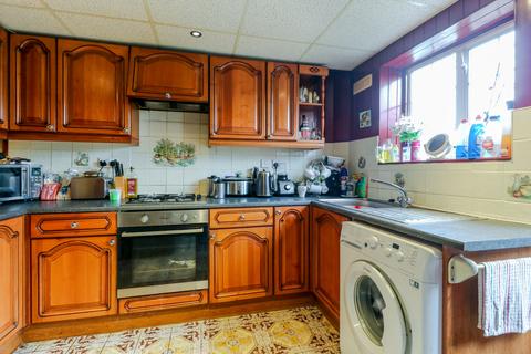 132 Whitefields Road, Cheshunt, Waltham Cross, EN8 0ES