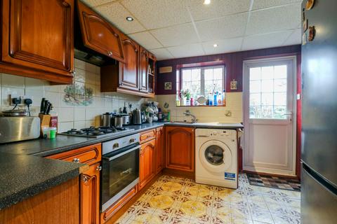 132 Whitefields Road, Cheshunt, Waltham Cross, EN8 0ES