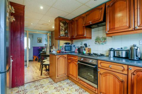 132 Whitefields Road, Cheshunt, Waltham Cross, EN8 0ES