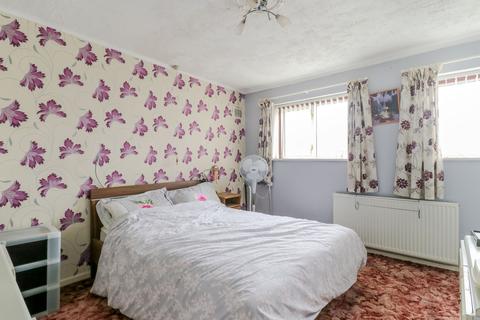 132 Whitefields Road, Cheshunt, Waltham Cross, EN8 0ES
