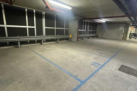Parking to rent, Branch Road, London E14