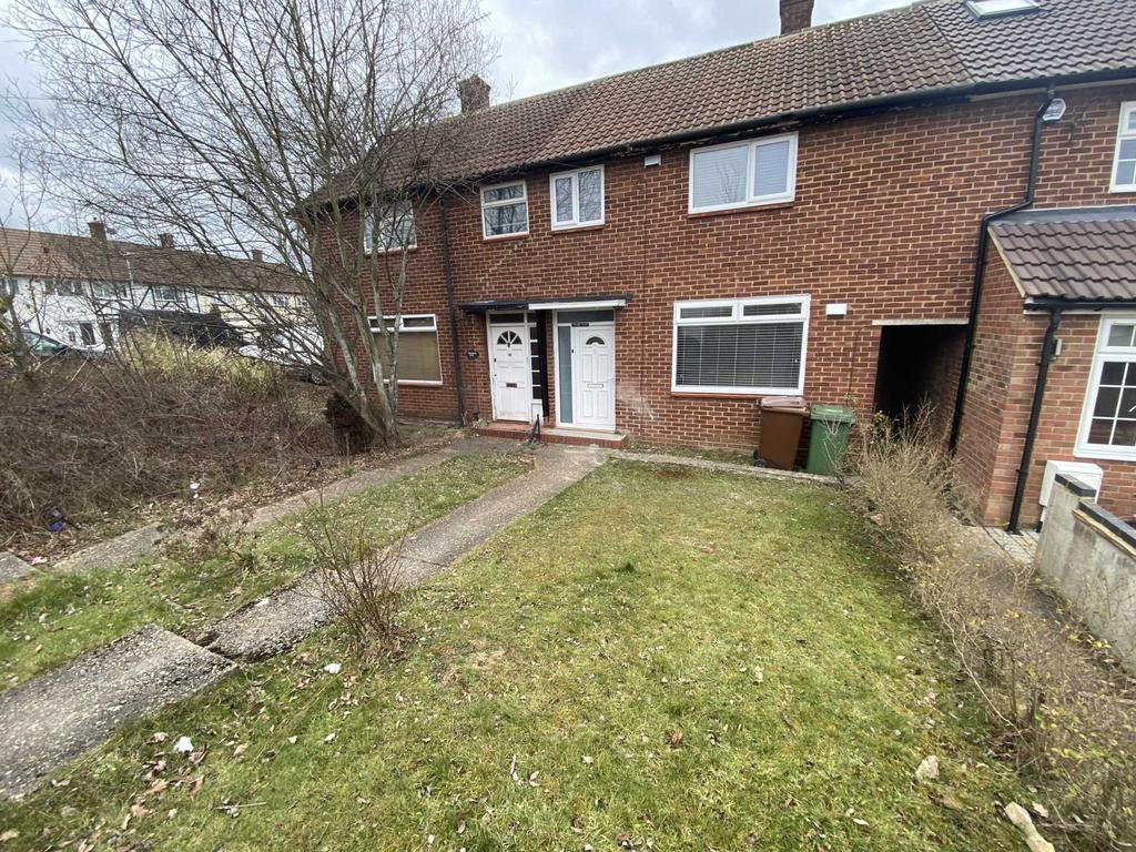 Dacre Gardens, Borehamwood 2 bed terraced house £1,750 pcm (£404 pw)