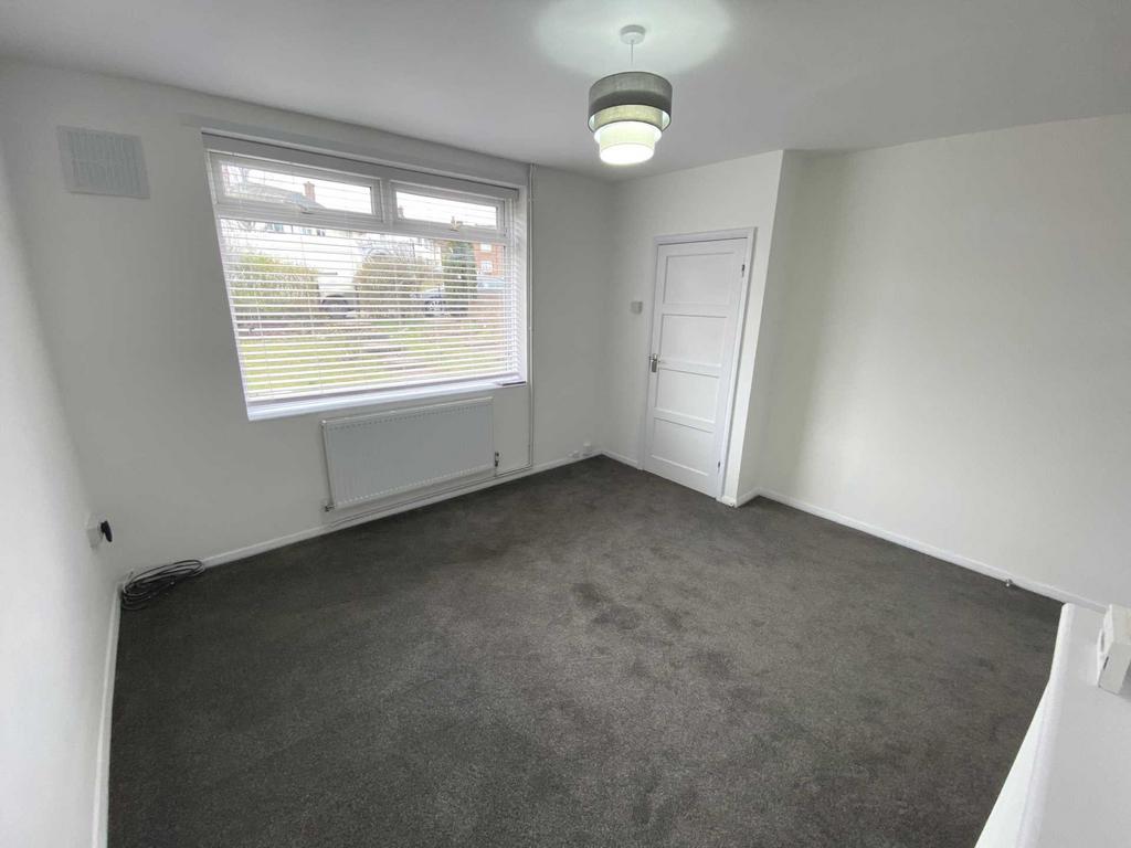 Dacre Gardens, Borehamwood 2 bed terraced house £1,750 pcm (£404 pw)
