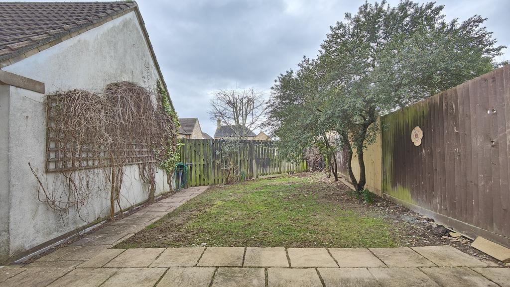 Granville Way, Sherborne, Dorset, DT9 3 bed end of terrace house £275,000