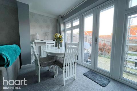 11 Buckthorn Road, Dunmow, CM6 1HZ
