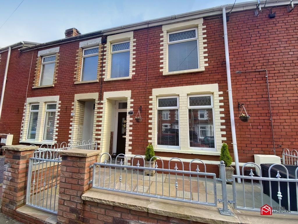 Park Street, Kenfig Hill, Bridgend... 3 bed terraced house £187,500