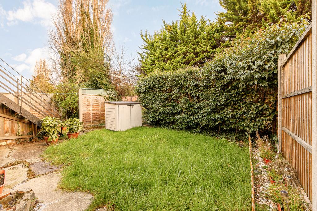Connell Crescent, Ealing, London, W5 1 bed flat £325,000