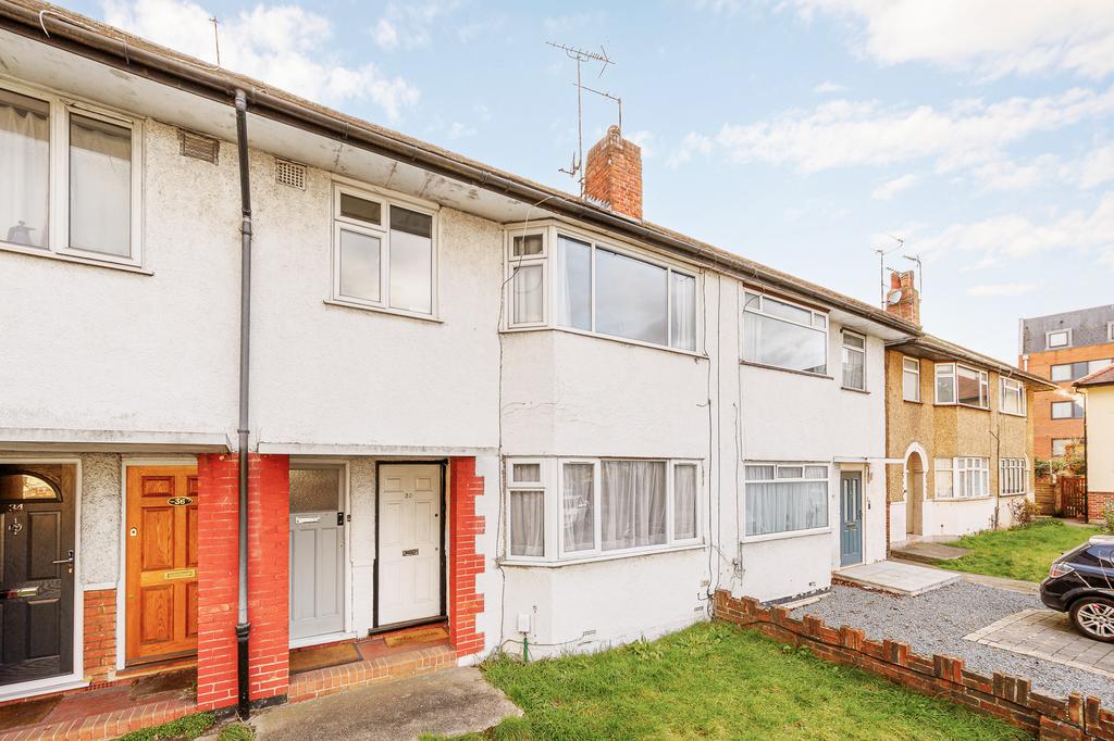 Connell Crescent, Ealing, London, W5 1 bed flat £325,000