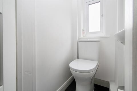 84 Park View Road, Uxbridge, UB8 3LL