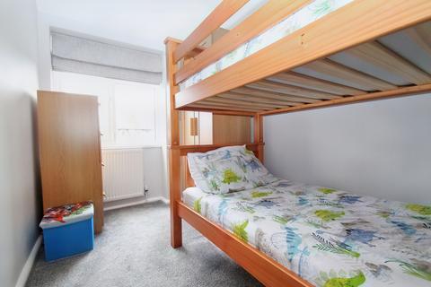 84 Park View Road, Uxbridge, UB8 3LL