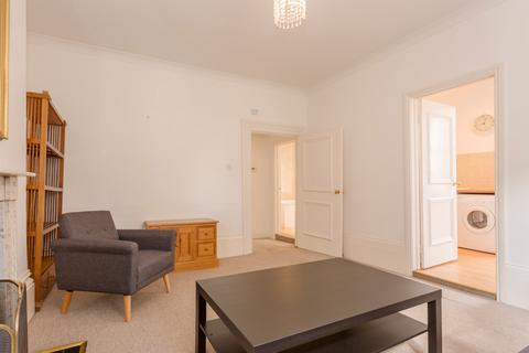 2 bedroom apartment to rent, West Street, Buckingham
