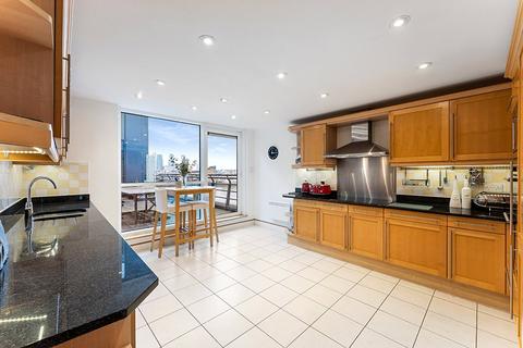3 bedroom penthouse to rent, Greenfell Mansions, Glaisher Street, London, SE8