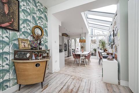 144 Lauriston Road, London, E9 7LH