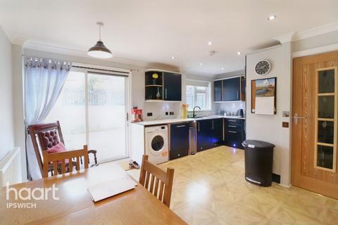 150 Chesterton Close, Ipswich, IP2 9UJ