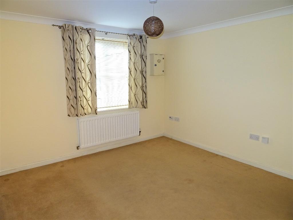 Farriers Lea, Haywards Heath, RH16 1 bed flat £825 pcm (£190 pw)