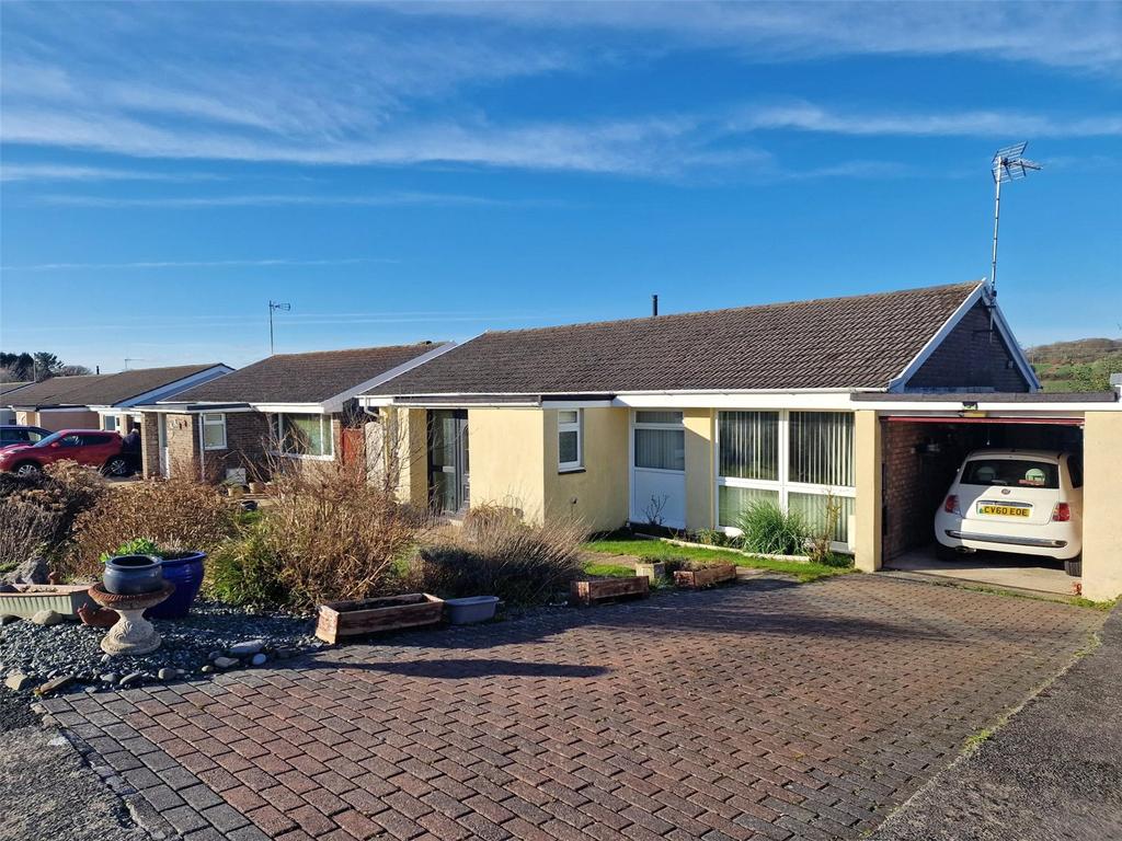 St Davids Road, Pembroke, SA71 3 bed bungalow for sale £280,000
