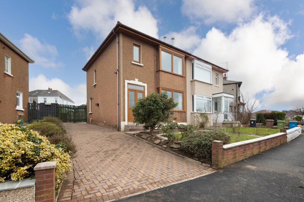The Oval, Clarkston 3 bed semidetached villa for sale £245,000