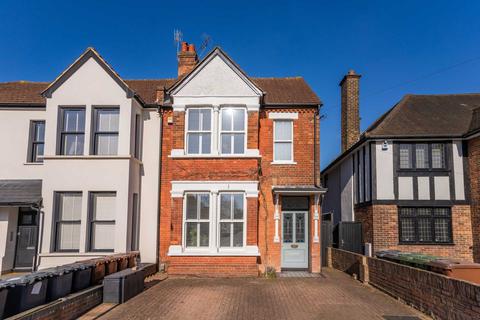 32 Hillside Road, Bushey, WD23 2HA