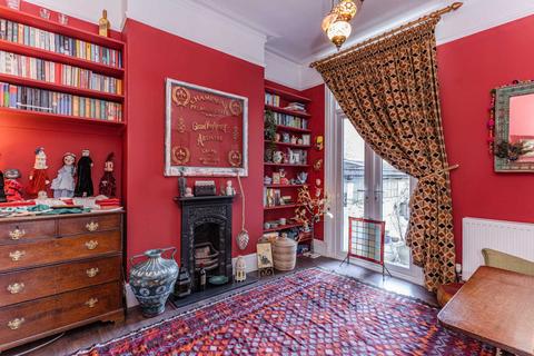 32 Hillside Road, Bushey, WD23 2HA