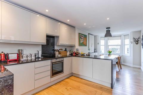 32 Hillside Road, Bushey, WD23 2HA