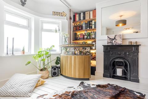 40b Wallbutton Road, London, SE4 2NX