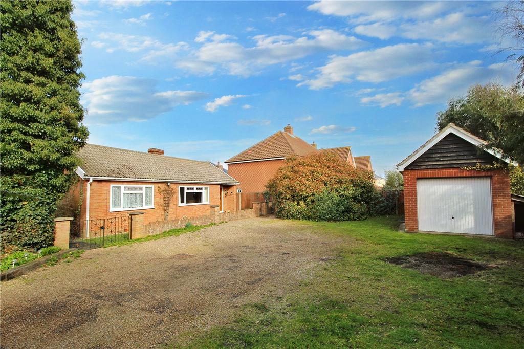 Wangford Road, Reydon, Southwold, Suffolk, IP18 3 bed bungalow for sale ...