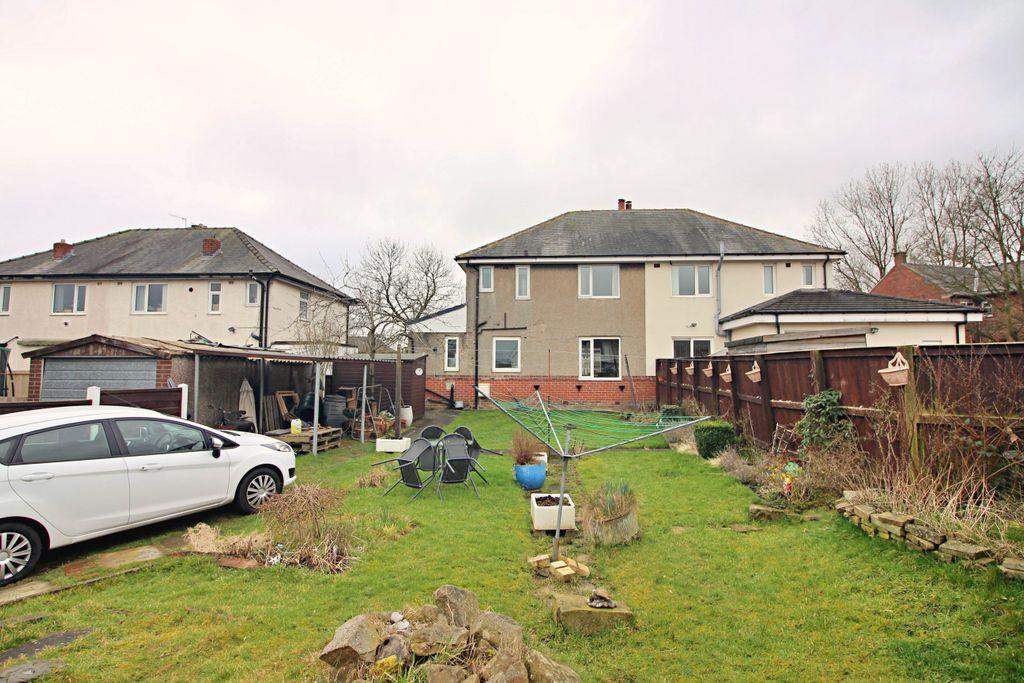 Broadway, Helmshore BB4 4HB 3 bed semidetached house £250,000