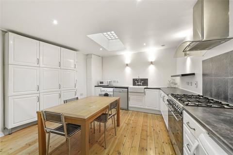 2 bedroom apartment to rent, Scrutton Street, EC2A