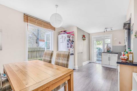 54 Smeaton Road, London, SW18 5JH