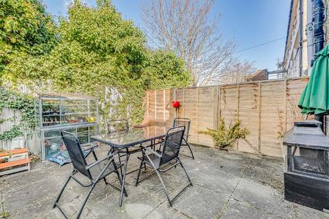 54 Smeaton Road, London, SW18 5JH