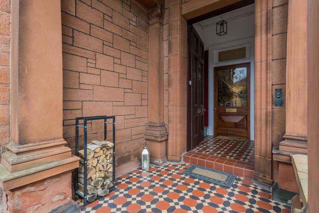 18 Mansionhouse Road, Paisley, PA1 3RF 3 bed villa £345,000