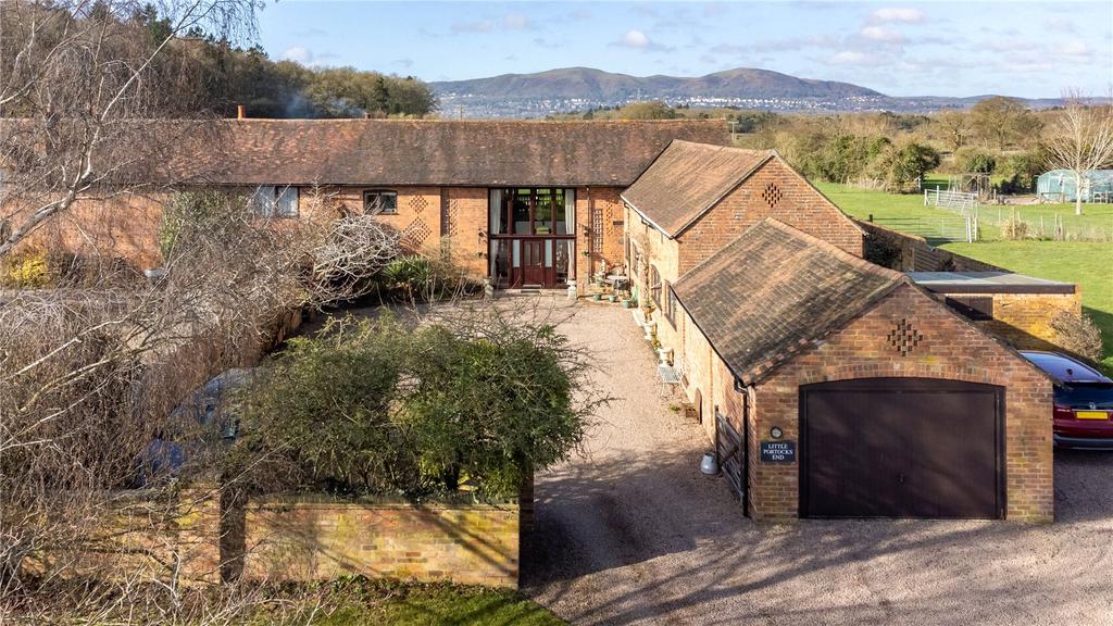 Little Clevelode, Malvern, Worcestershire, WR13 5 bed barn conversion