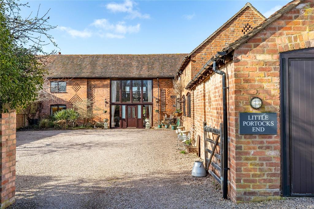 Little Clevelode, Malvern, Worcestershire, WR13 5 bed barn conversion