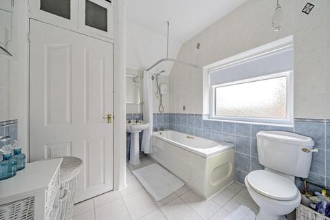 391 Westhorne Avenue, London, SE12 9AB